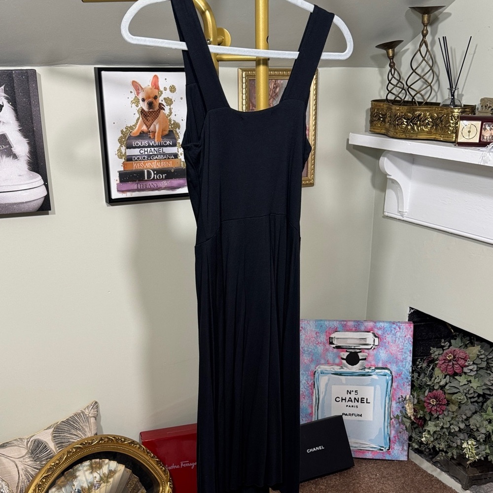 Preloved Velvet Black Sleeveless Midi Dress Ruched Bodice with Gathered Skirt - Picture 2 of 6